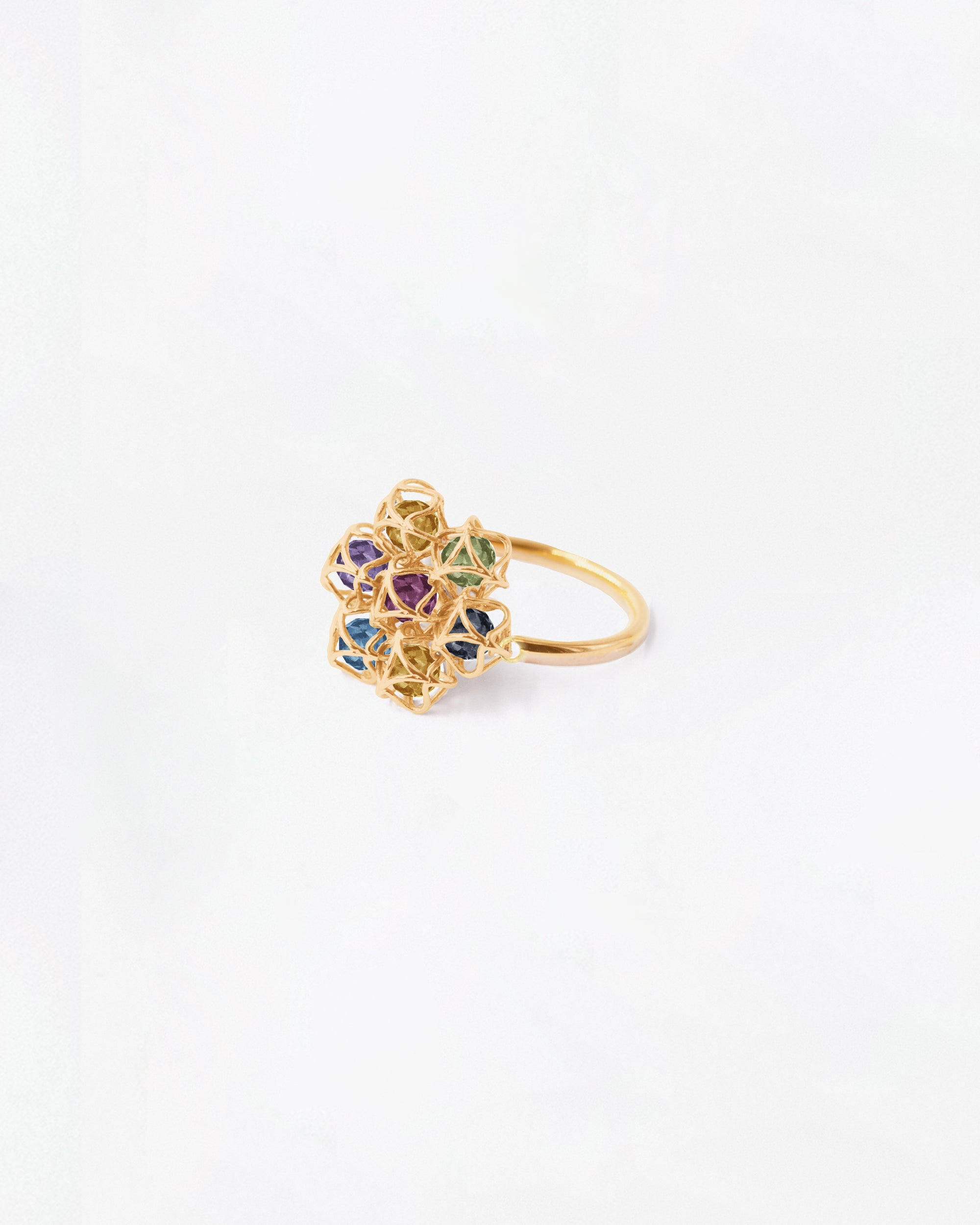 Embrace Montreal Leaves Ring Flower